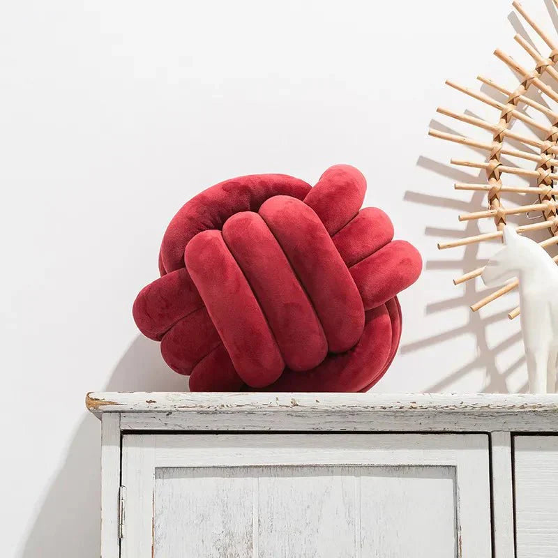 Lisslune | Decorative knotted suede-look ball soft cushion