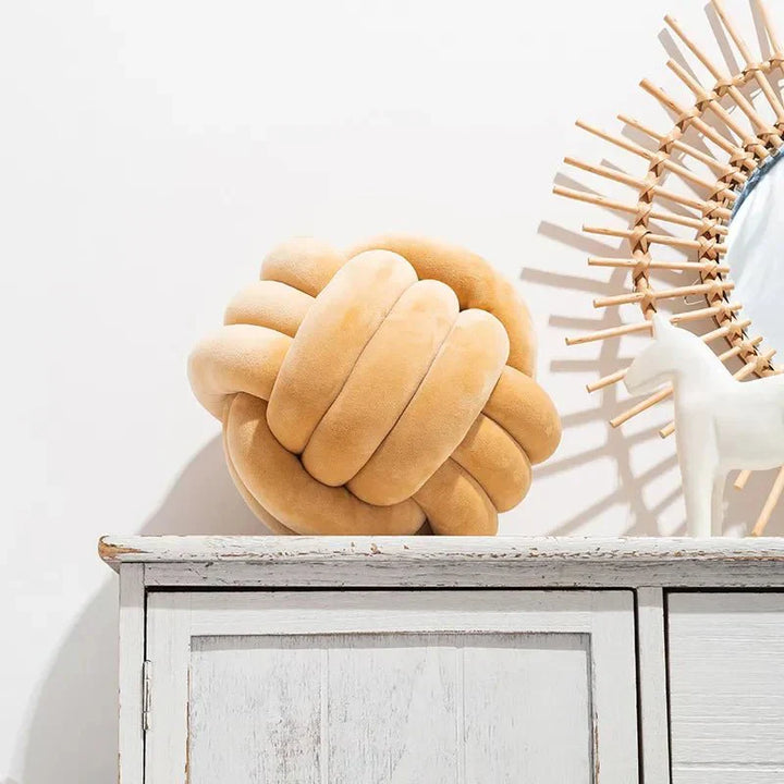 Lisslune | Decorative knotted suede-look ball soft cushion