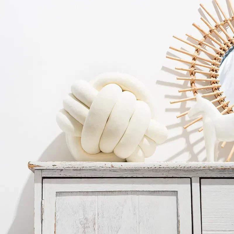 Lisslune | Decorative knotted suede-look ball soft cushion
