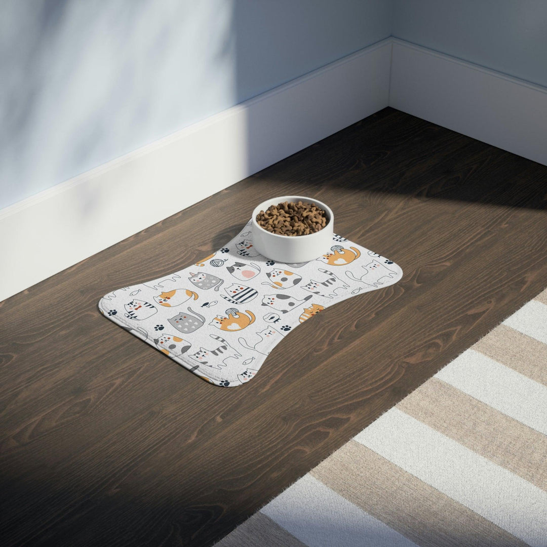 Lisslune | Personalized Feeding Mats for Pets - Stylish Bone and Fish Designs for Your Furry Friend