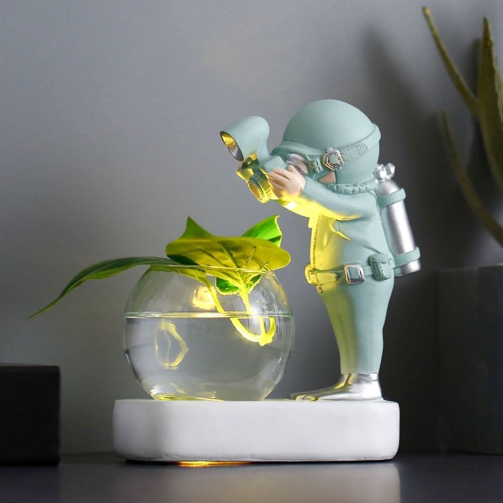Lisslune | ASTROVA – Creative Astronaut Plant Vases for Modern Living