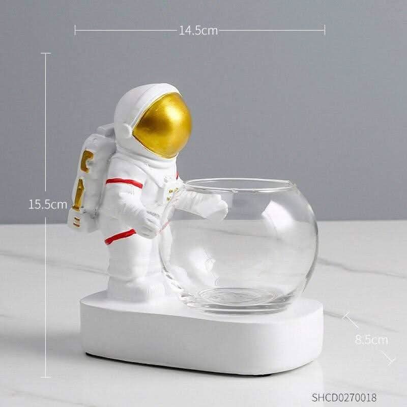 Lisslune | ASTROVA – Creative Astronaut Plant Vases for Modern Living