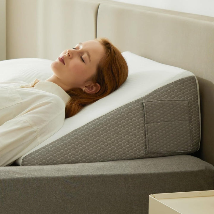 Lisslune | ELEVANA – Ergonomic Memory Foam Wedge Pillow for Comfortable Support