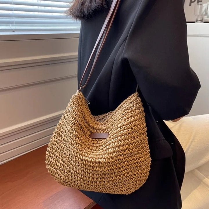 Lisslune | Isabelle Ladies Handbag – Minimalist Design and Practical Size