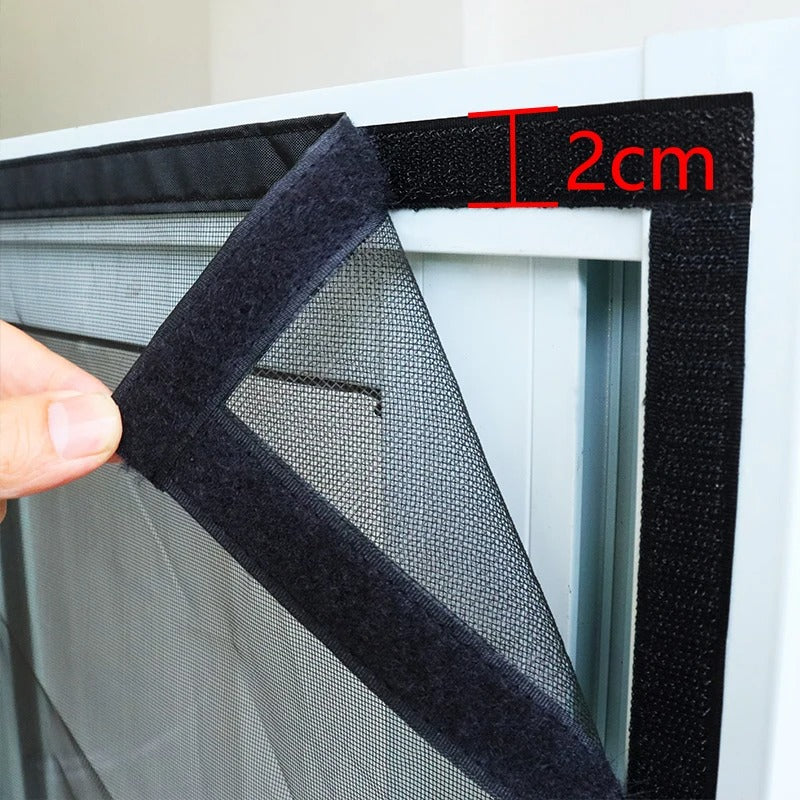 Lisslune | Slim Magnetic Door Curtain against Insects – Automatically Closing