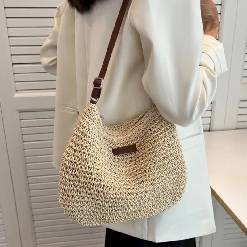 Lisslune | Isabelle Ladies Handbag – Minimalist Design and Practical Size