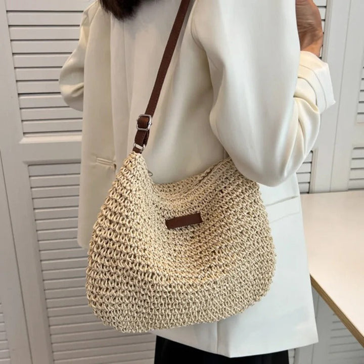 Lisslune | Isabelle Ladies Handbag – Minimalist Design and Practical Size