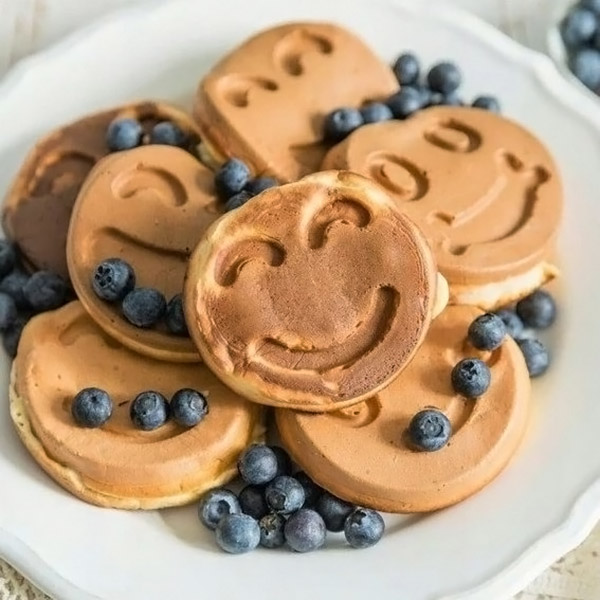 Lisslune | Smiley Pancake PanFun Breakfast for Kids & Adults