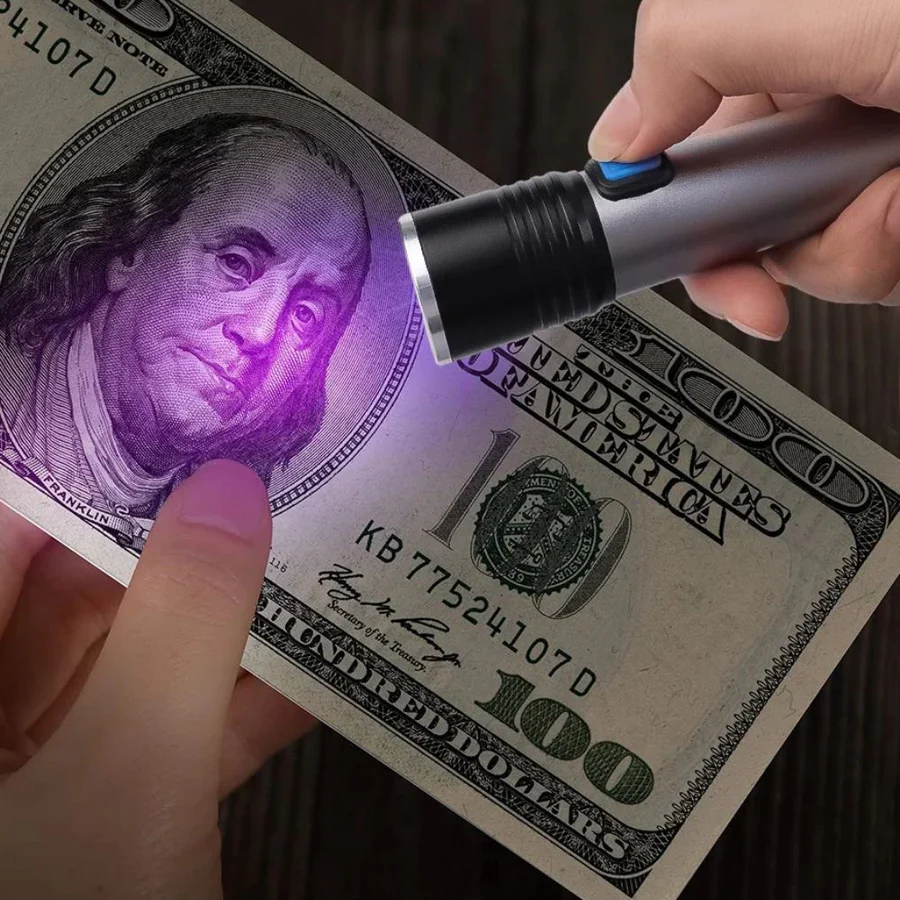 Lisslune | Handheld Blacklight UV Ultraviolet Urine Detector Flashlight