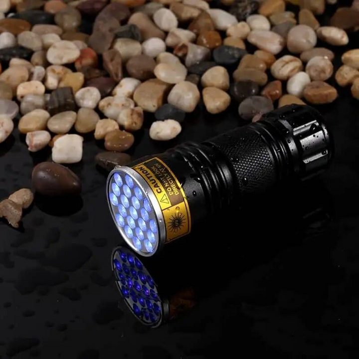 Lisslune | Compact UV Blacklight Flashlight for Inspection and Cleaning Checks