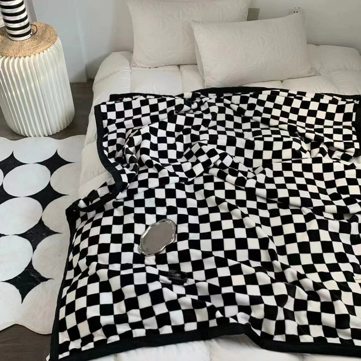 Lisslune | PlaidComfort | Flannel blanket checked
