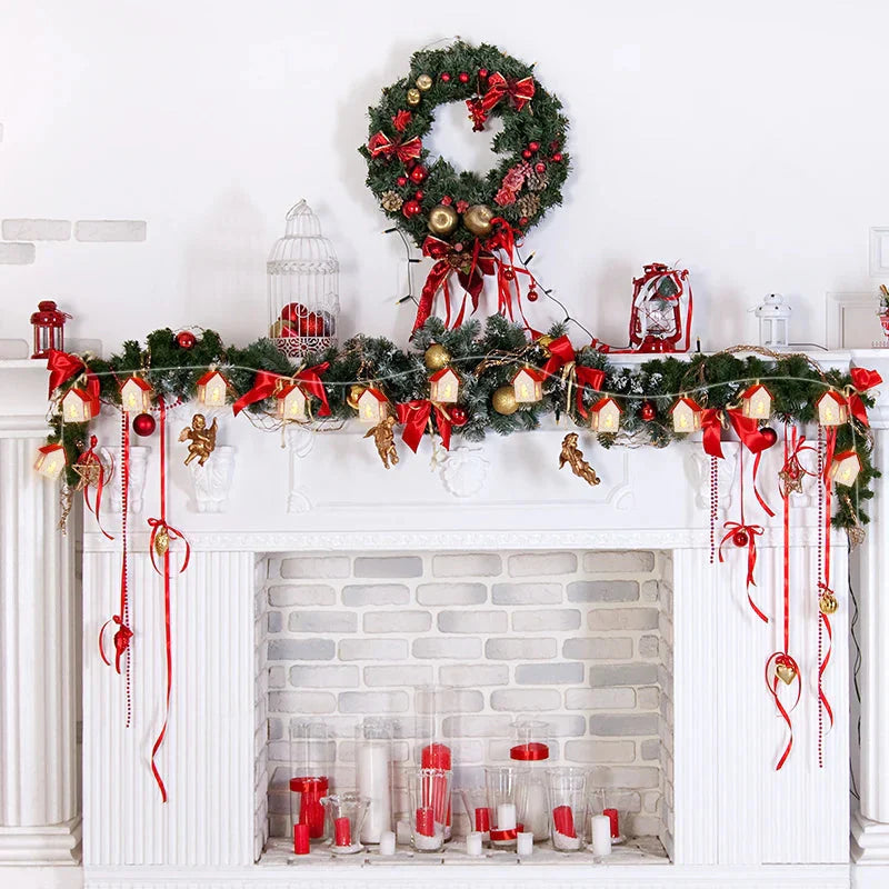 Lisslune | Wooden Christmas houses with LED lighting for festive decoration