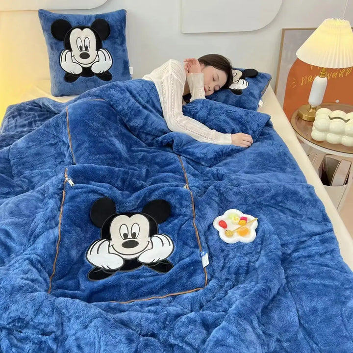 Lisslune | Luxury blanket and cushion set for ultimate comfort