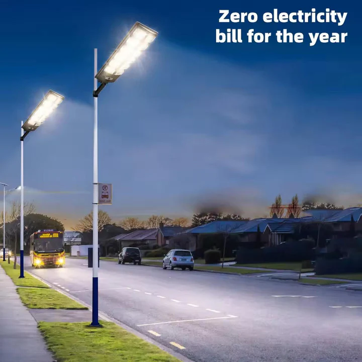 Lisslune | Outdoor Solar-Powered Street Light