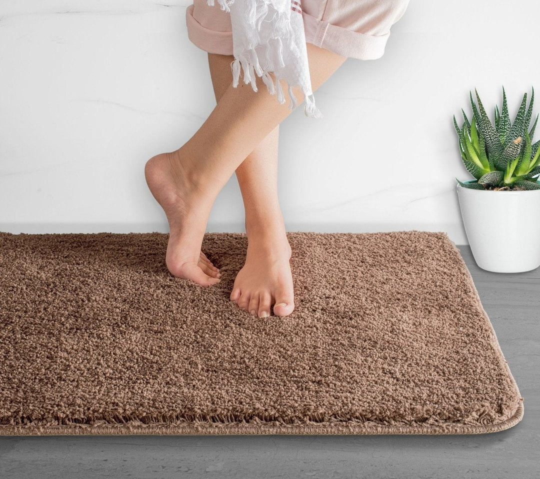 Lisslune | Luxura UltraSoft Bath Mat | Super-absorbent microfiber bathroom rug with anti-slip backing