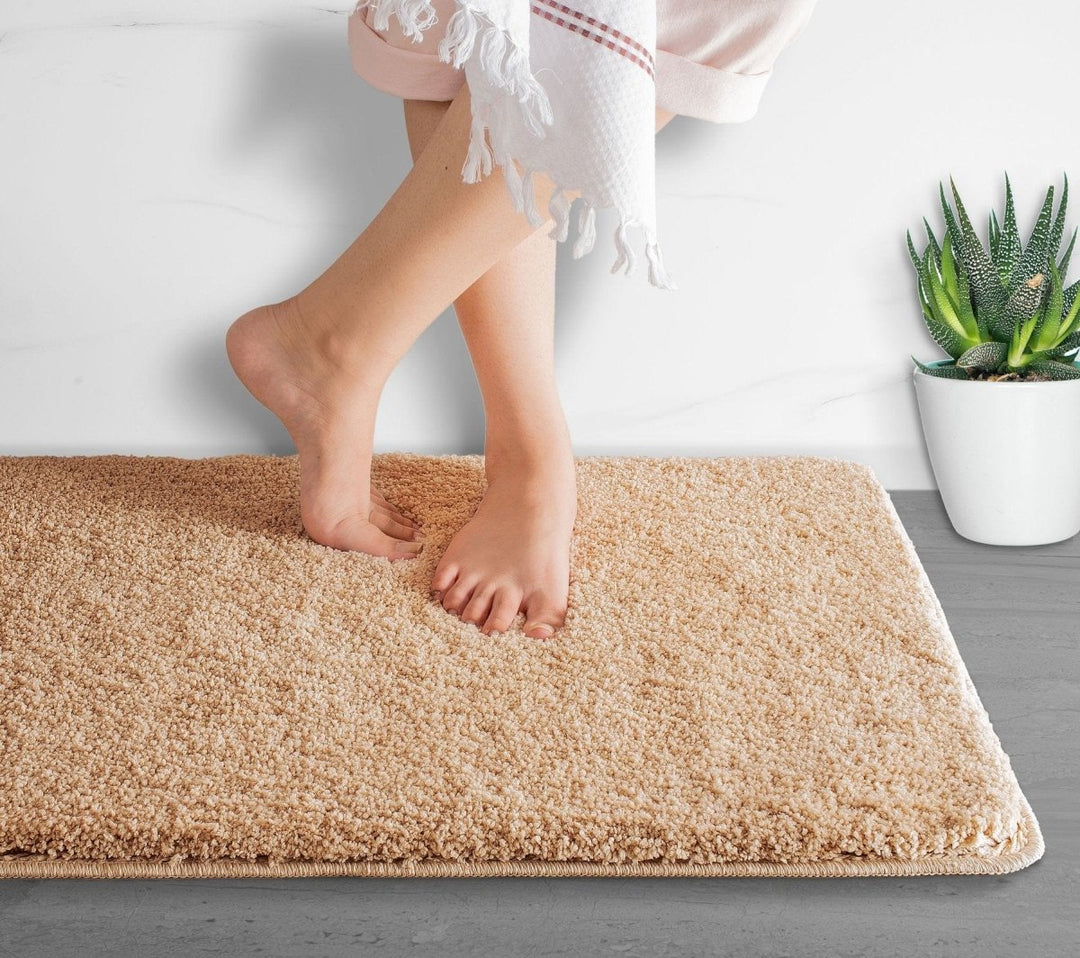 Lisslune | Luxura UltraSoft Bath Mat | Super-absorbent microfiber bathroom rug with anti-slip backing