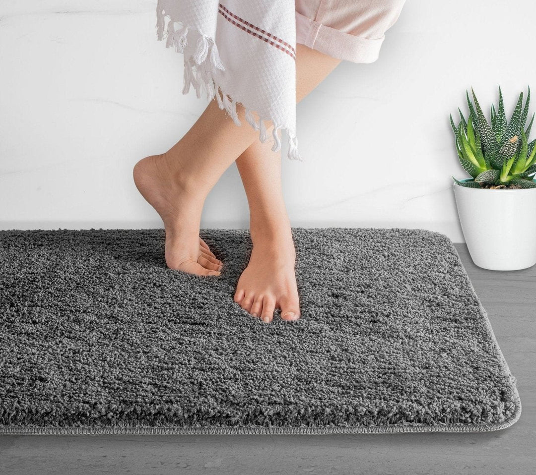 Lisslune | Luxura UltraSoft Bath Mat | Super-absorbent microfiber bathroom rug with anti-slip backing