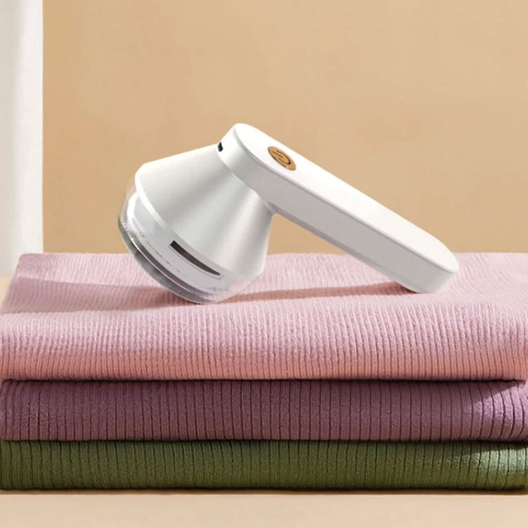 Lisslune | Rechargeable Fabric Lint Remover for Clothes and Upholstery
