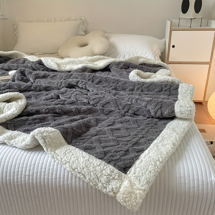 Lisslune | CozyFlip Luxe Reversible Fleece Blanket – Warmth & Style in One