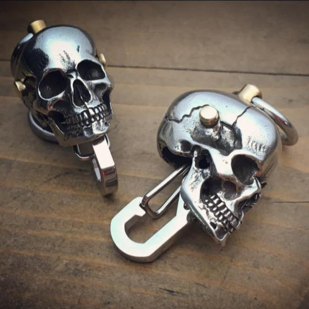 Lisslune | Piston Art Skull Keychain