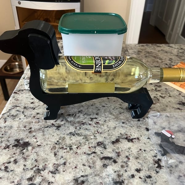 Lisslune | WineHound – Dachshund Wine Bottle Holder