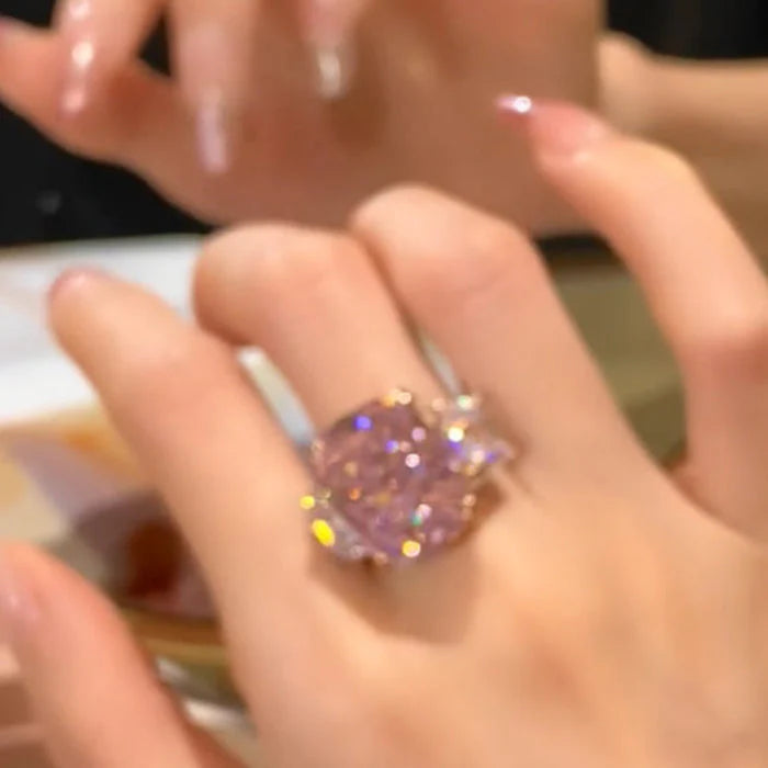 Lisslune | Three Stone Brilliant Cut Pink Ring