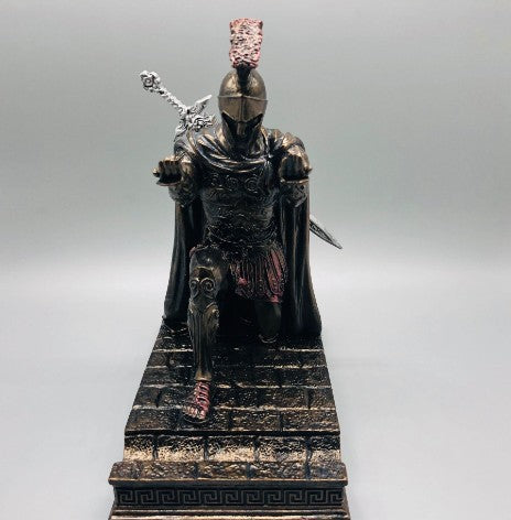 Lisslune | knight pen holder