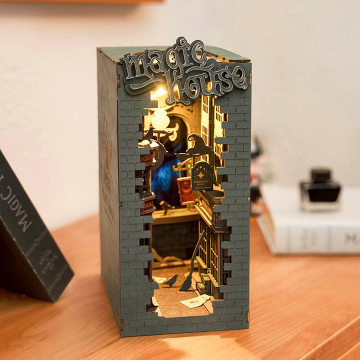 Lisslune | 3D Wooden Book Nook Puzzle