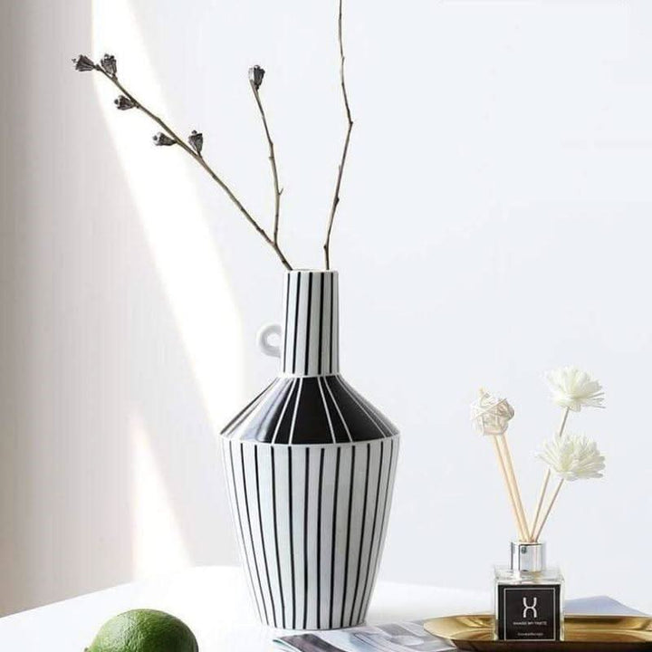 Lisslune | KAZURI – Elegant ceramic vase for a modern ambiance