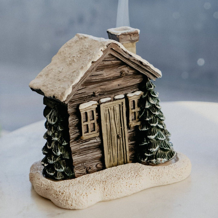 Lisslune | Log Cabin Snowy Winter Incense Cone Burner