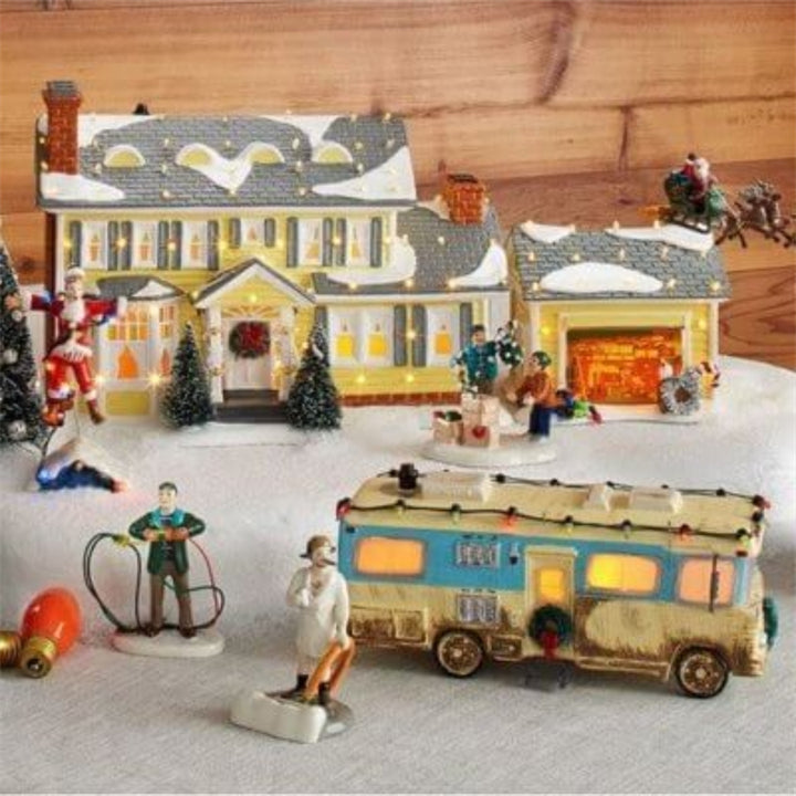 Lisslune | National Lampoon’s Christmas Vacation-Inspired Ceramic Village
