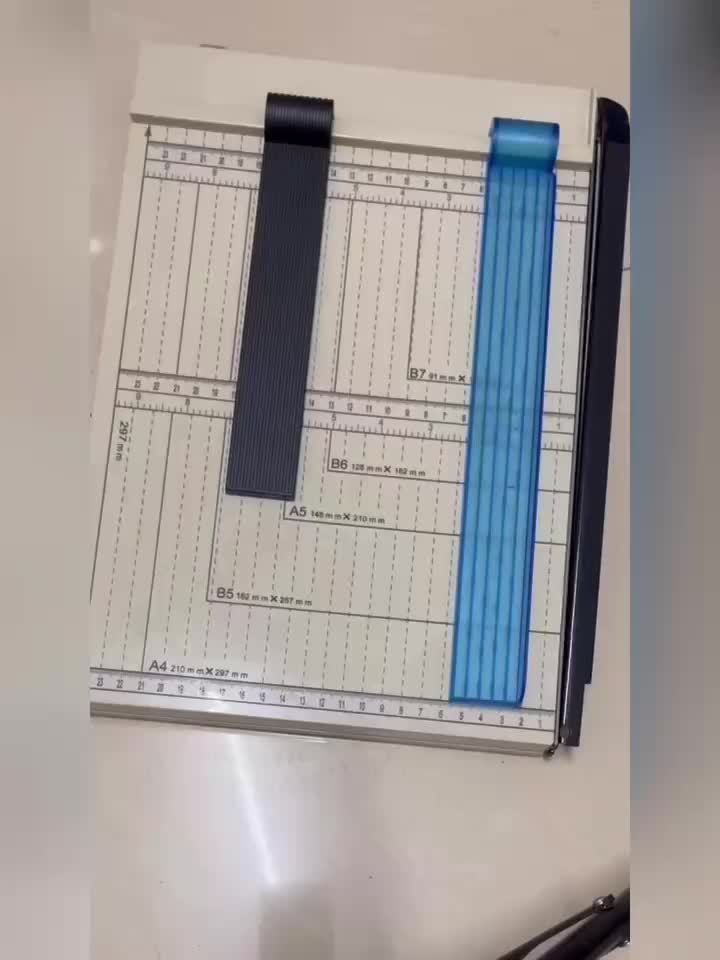Lisslune | Manual Paper Cutter A4 – Precise and Sturdy