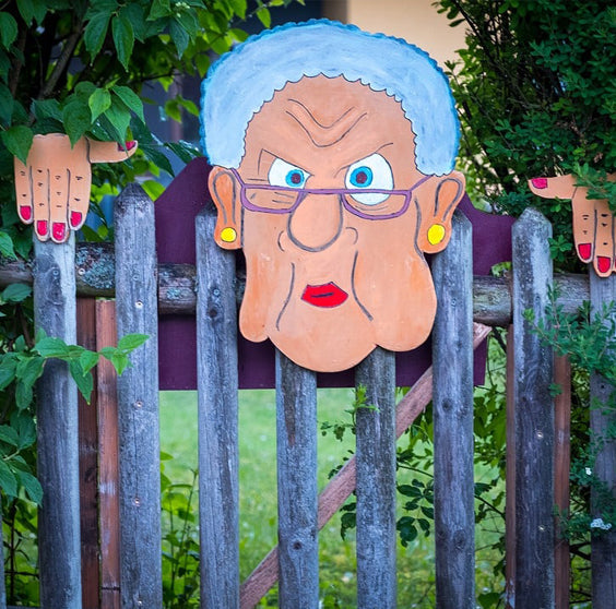 Lisslune | Fence Decoration Nosy Old Man and Lady Garden Yard Art