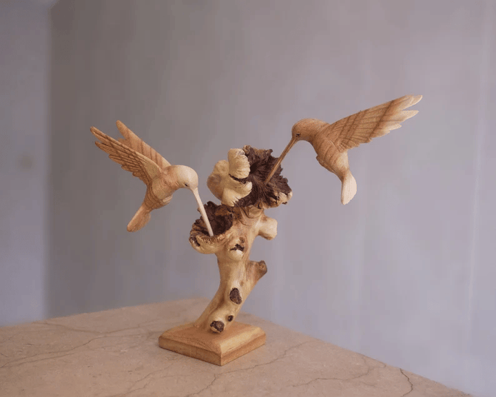 Lisslune | Hummingbird Feeding on a Flower, Handmade Sculpture