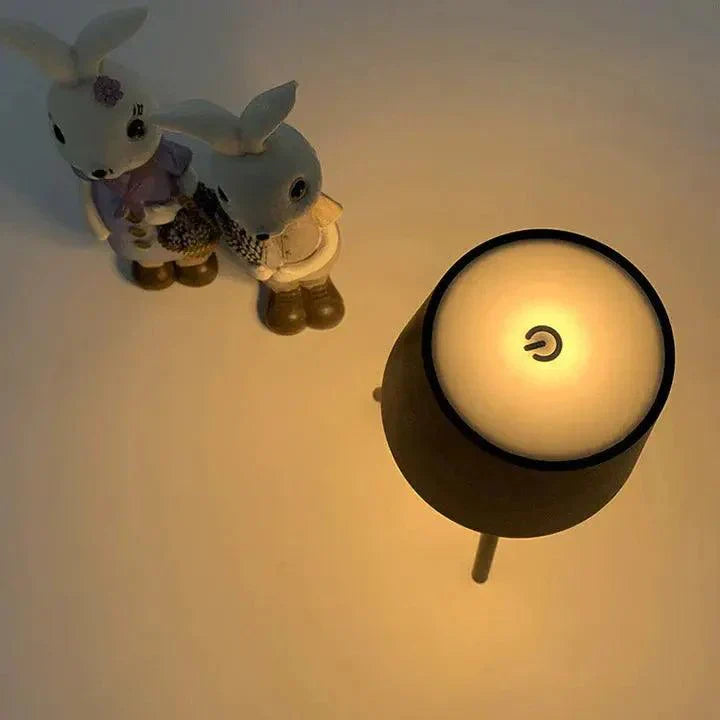 Lisslune | LumaStand - Sleek Tripod Table Light