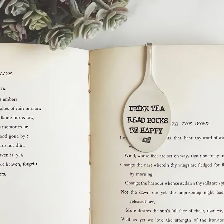 Lisslune | Funny Spoon Bookmark -the perfect gift for a bookworm