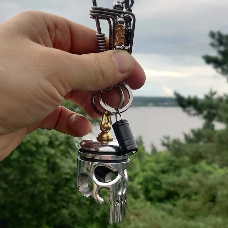 Lisslune | Piston Art Skull Keychain