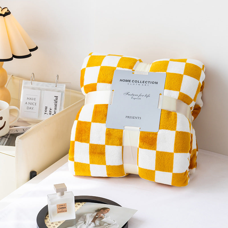 Lisslune | Stylish blanket in checkered pattern for your home