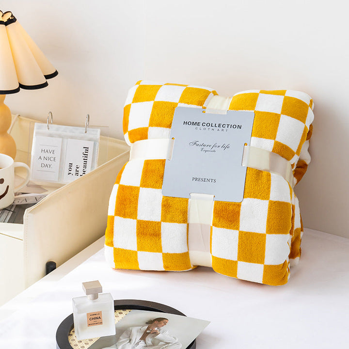 Lisslune | Stylish blanket in checkered pattern for your home