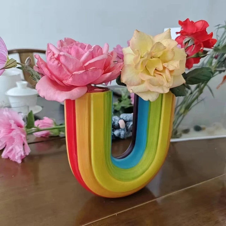 Lisslune | ArcBloom – Ceramic Rainbow Vase with Artistic Design