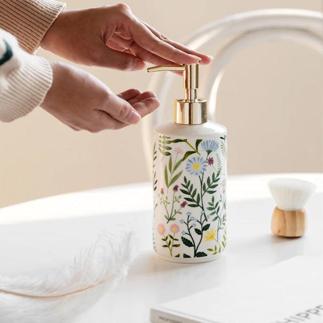 Lisslune | Soap dispenser made of ceramic with floral design