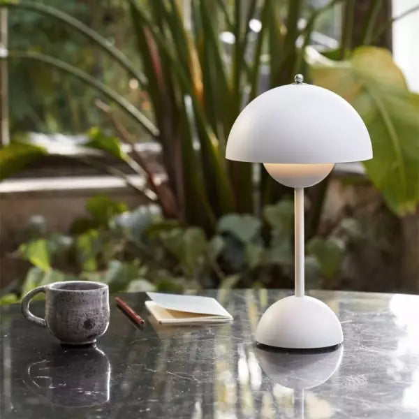 Lisslune | Portable Table Lamp Flowerpot VP9