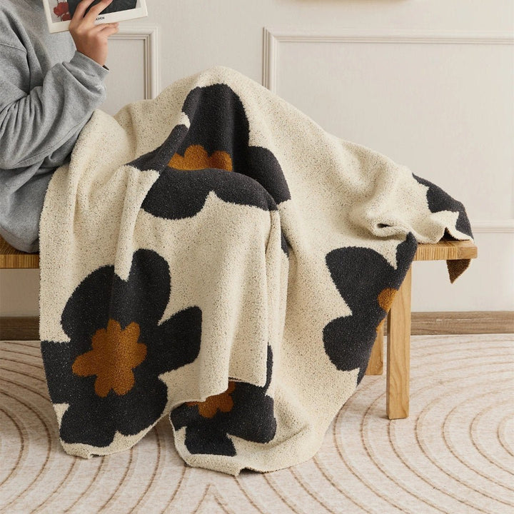 Lisslune | Elegance and warmth for your home with the soft flower blanket