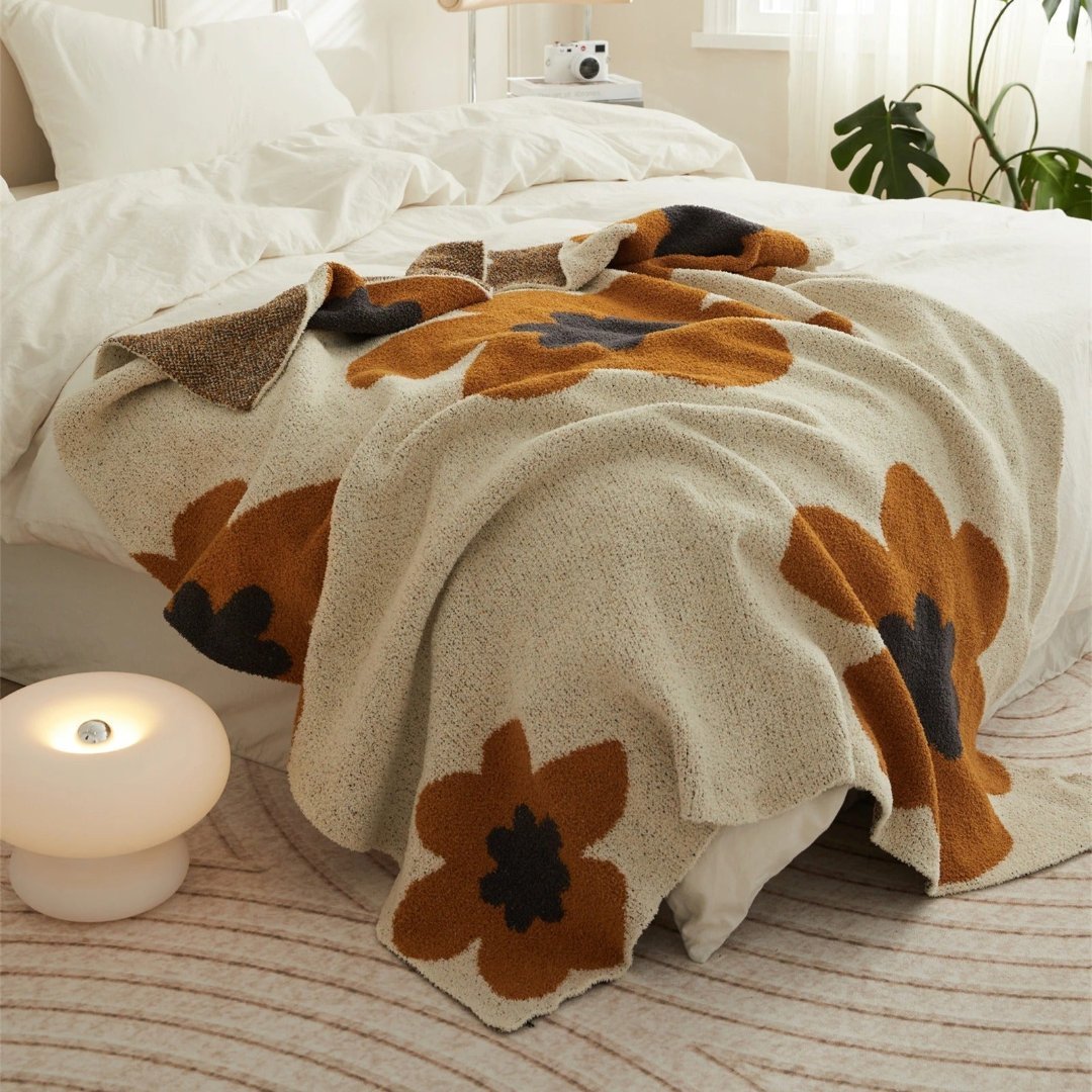 Lisslune | Elegance and warmth for your home with the soft flower blanket