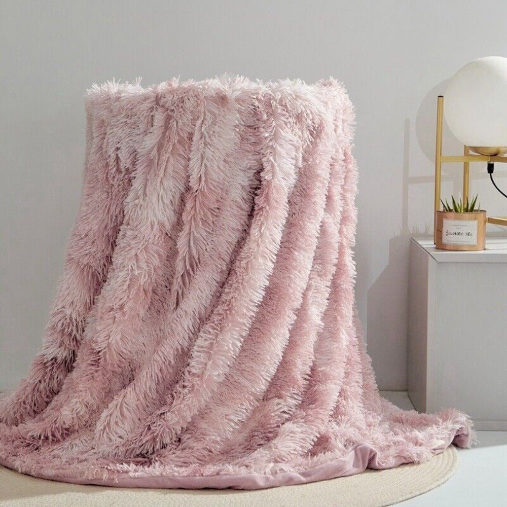 Lisslune | FLURON – Luxurious Synthetic Fur Blanket with Silky Touch