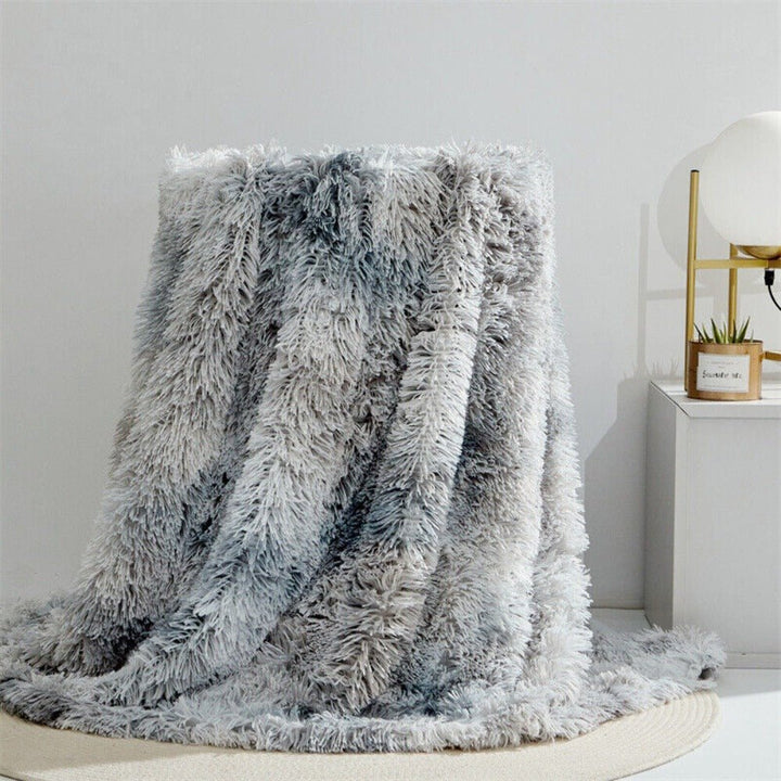 Lisslune | FLURON – Luxurious Synthetic Fur Blanket with Silky Touch
