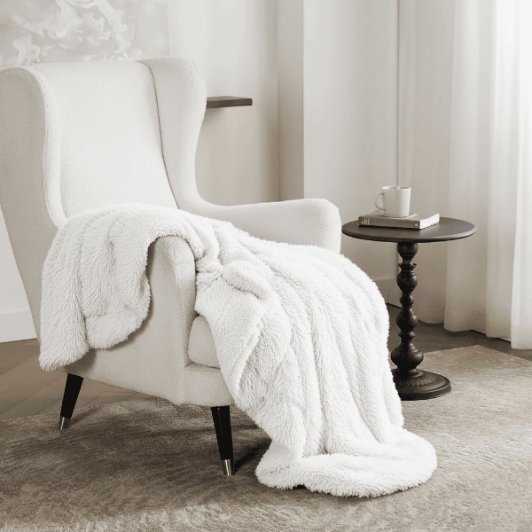 Lisslune | FLURON – Luxurious Synthetic Fur Blanket with Silky Touch