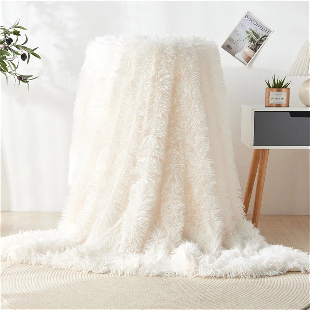 Lisslune | FLURON – Luxurious Synthetic Fur Blanket with Silky Touch