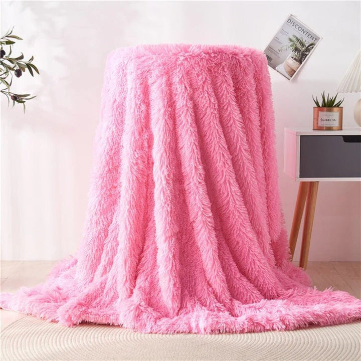 Lisslune | FLURON – Luxurious Synthetic Fur Blanket with Silky Touch