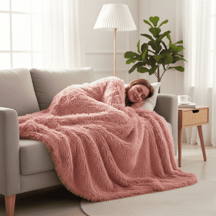 Lisslune | FLURON – Luxurious Synthetic Fur Blanket with Silky Touch